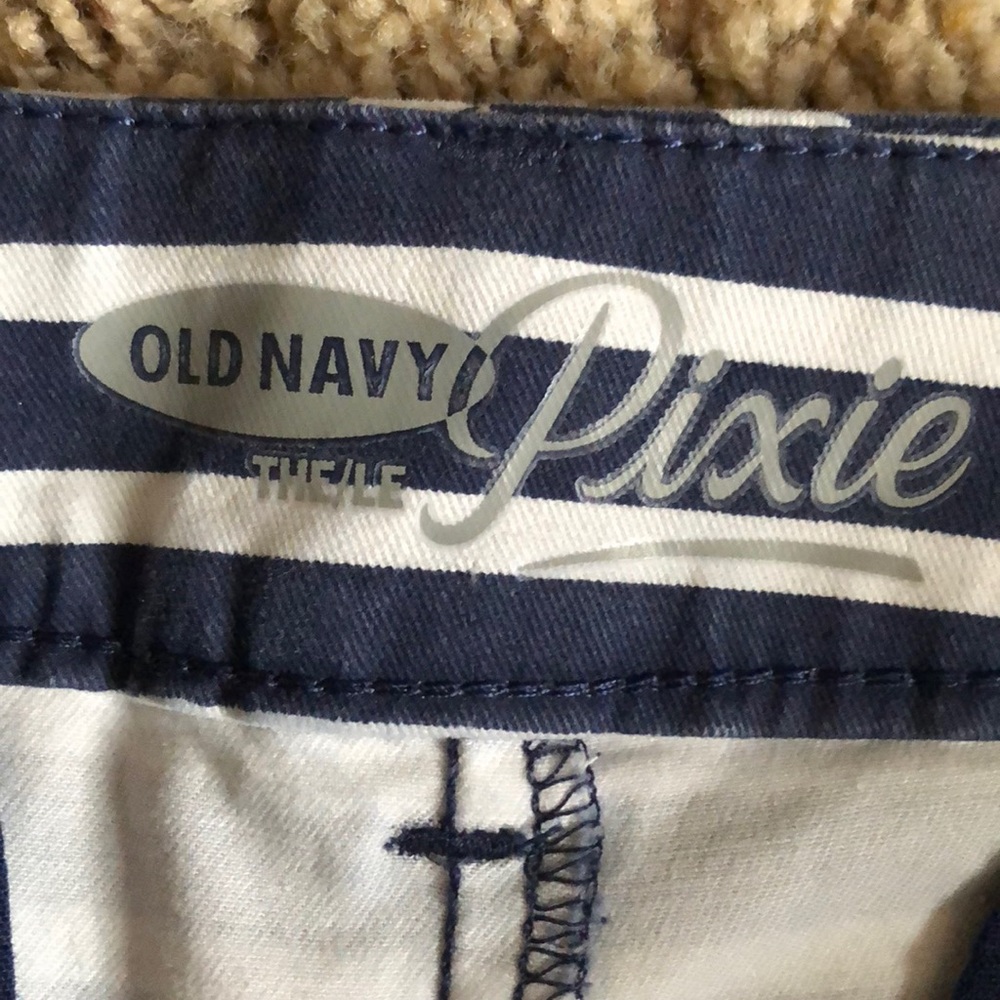 Shorts - Picture 2 of 3
